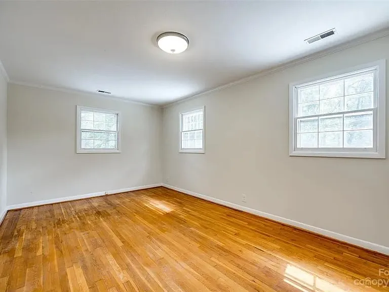 7 Park Dr — Photo 21
