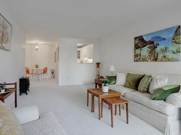 3875 W 4th Ave #109, Vancouver, BC V6R 4H8