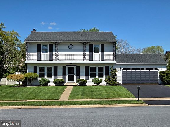 2nd image of 811 Carman Dr