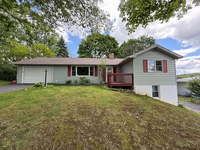 1343 Harris St — Photo 1