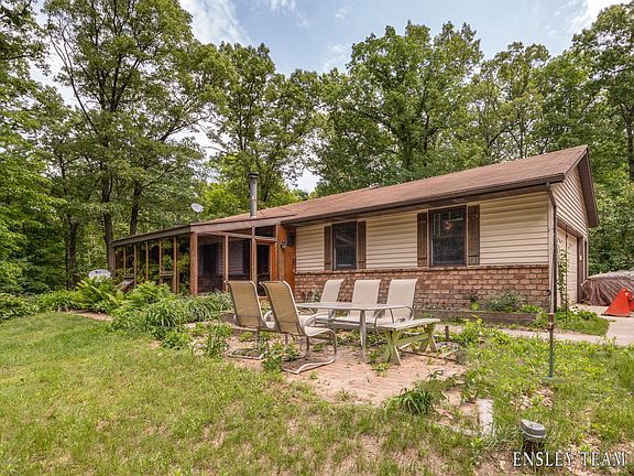 3rd image of 6788 Wildwood Ln