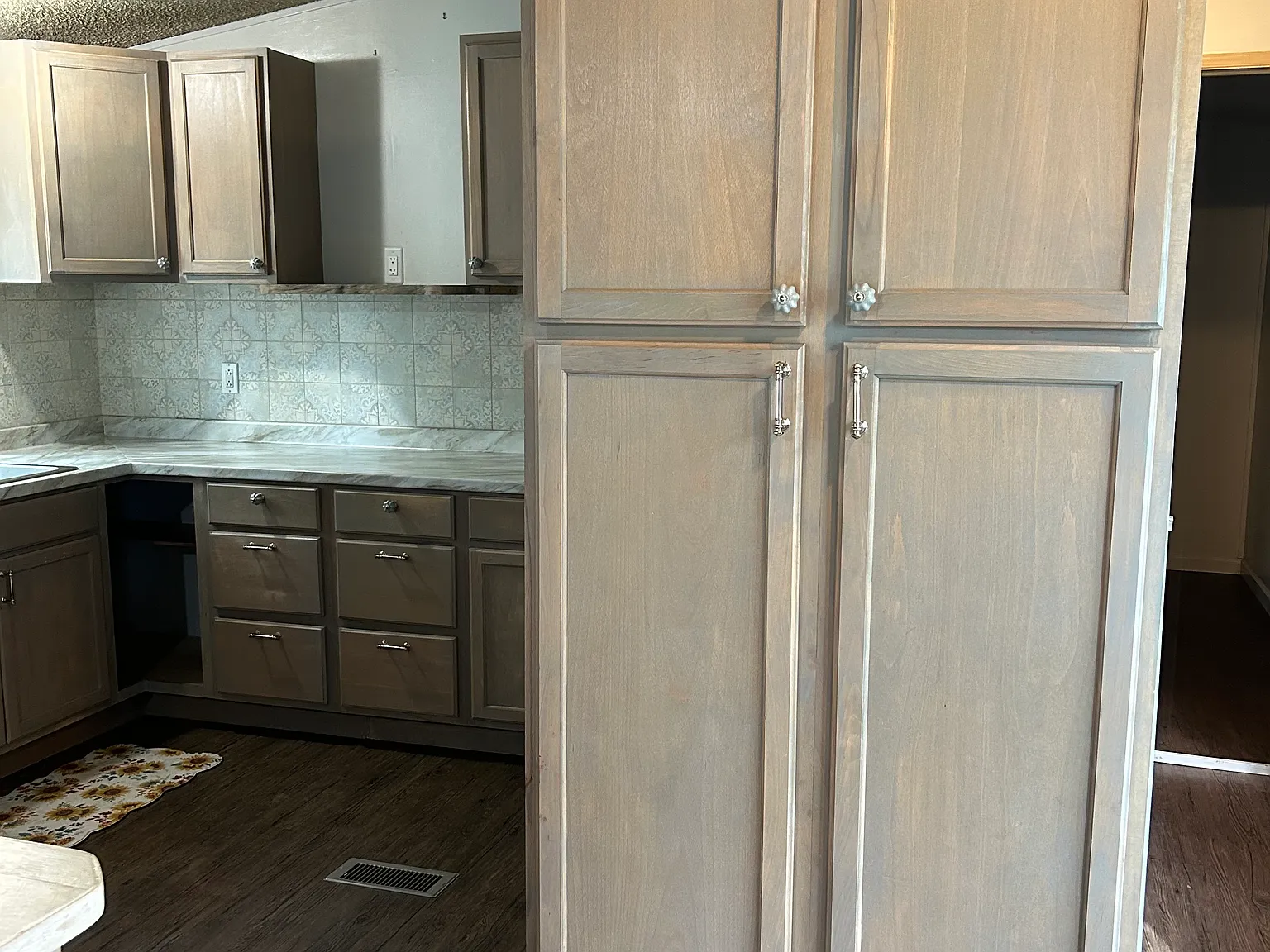 3 bed, 960 sqft, $2,400 — Photo 3