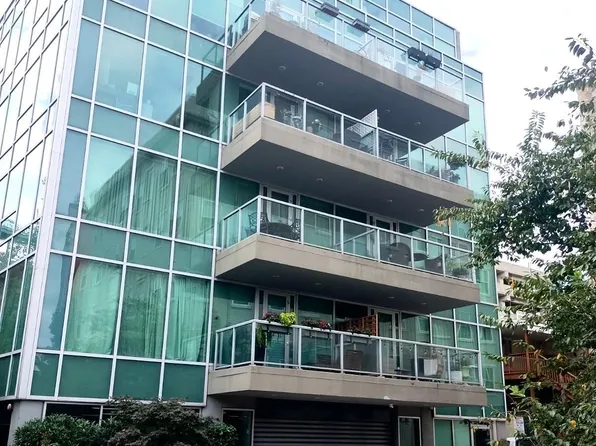 122 New St #2B, Philadelphia, PA 19106