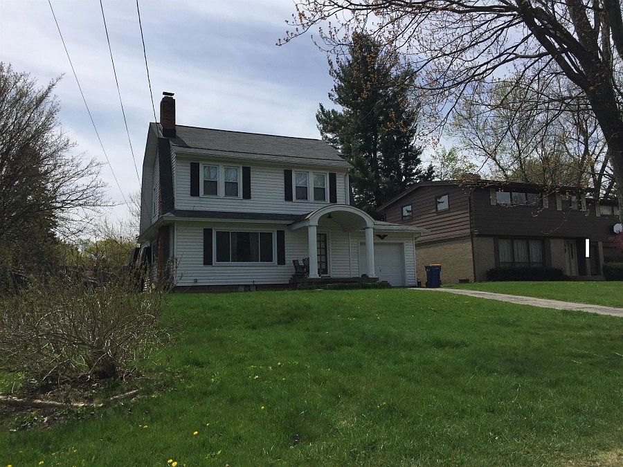 1st image of 1532 Lancashire Dr SE