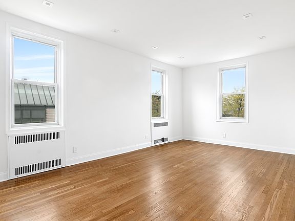 5th image of 44 Prospect Park W APT D3
