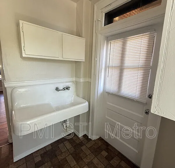 3885 Meramec St #203 — Photo 3