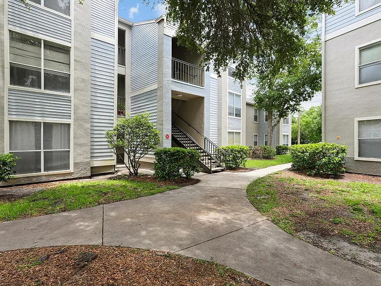 Waterford at Cypress Lake Apartments — Photo 3
