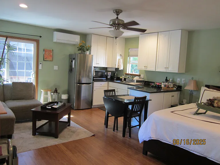 945 Wright St — Photo 14