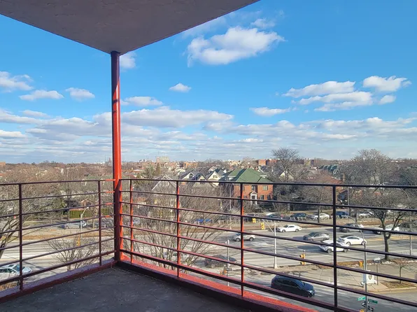 515 Avenue I image 1 of 13