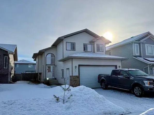 5 Pinnacle St W, Grande Prairie, AB T8W 0A9