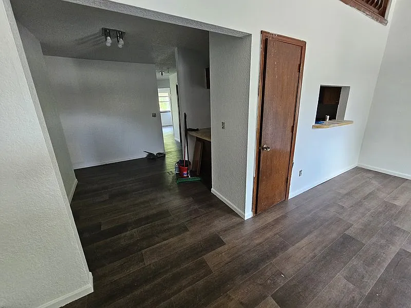 3 bed, 1250 sqft, $1,800 — Photo 3