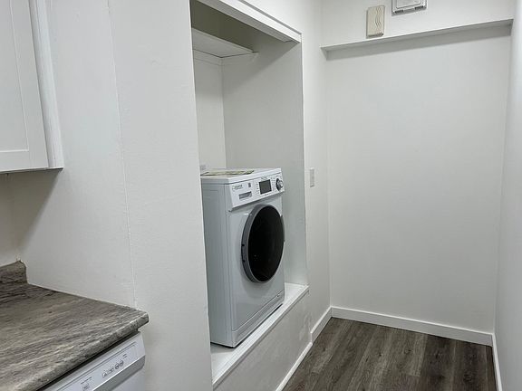 5th image of 2114 Pauline Blvd #102