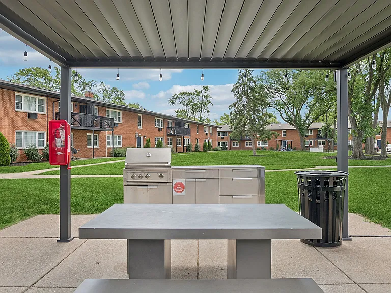ReNew Des Plaines North & South — Photo 31