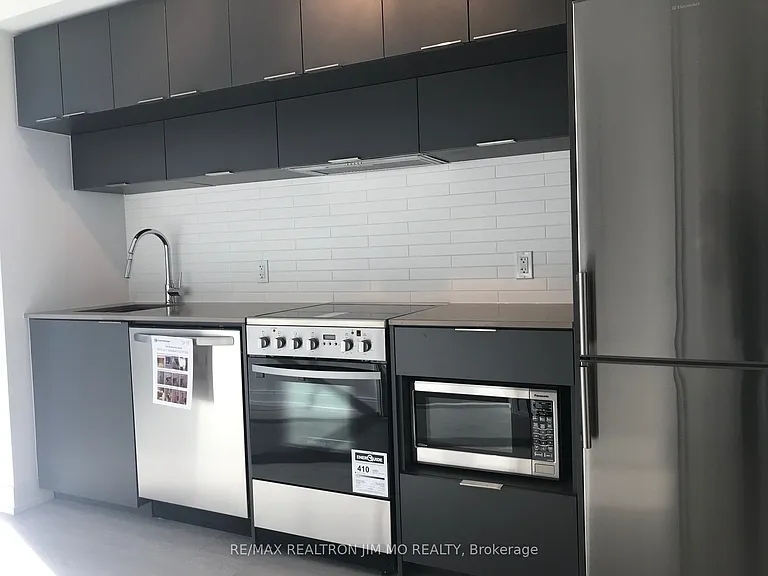 181 Dundas St E #1507 — Photo 2