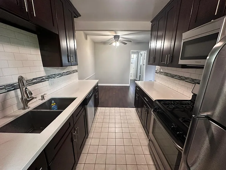 7521 Norton Ave #6 — Photo 4