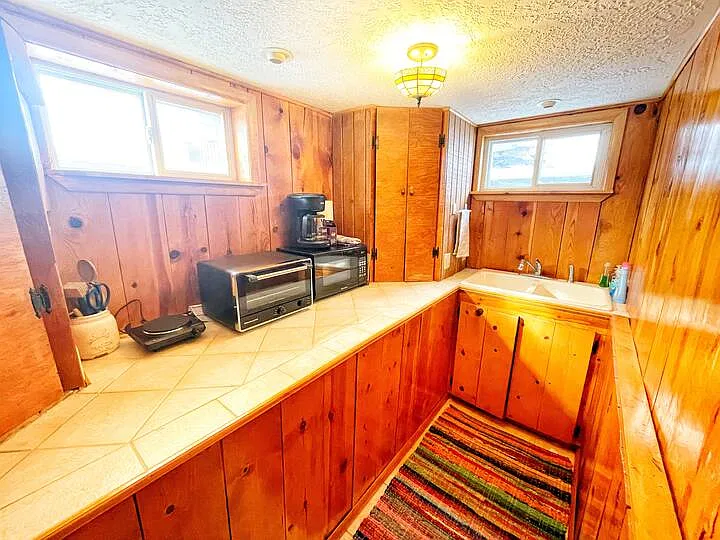 1 bed, 650 sqft, $950 — Photo 2