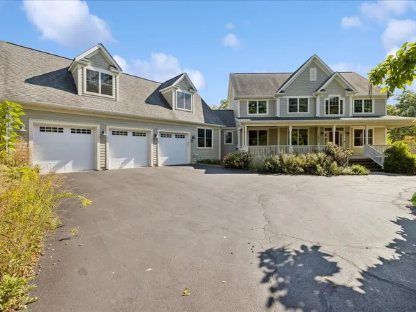 12915 Pleasant Valley Rd, Woodstock, IL 60098