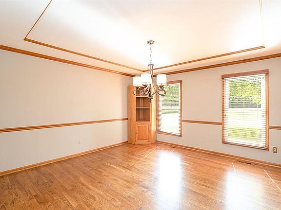 3rd image of 7256 Smokeywoods Ln