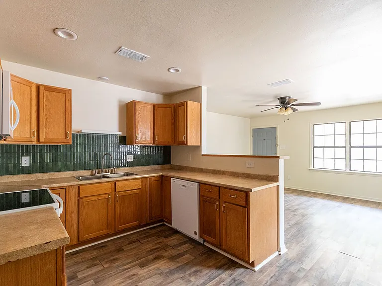 2233 Fannin St — Photo 6