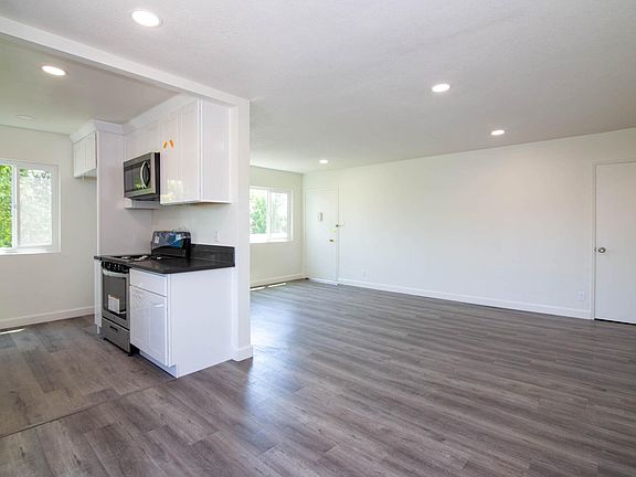 3rd image of 321 S Harvard Blvd