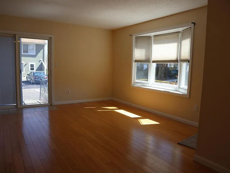 680 N Colony St #15 — Photo 7