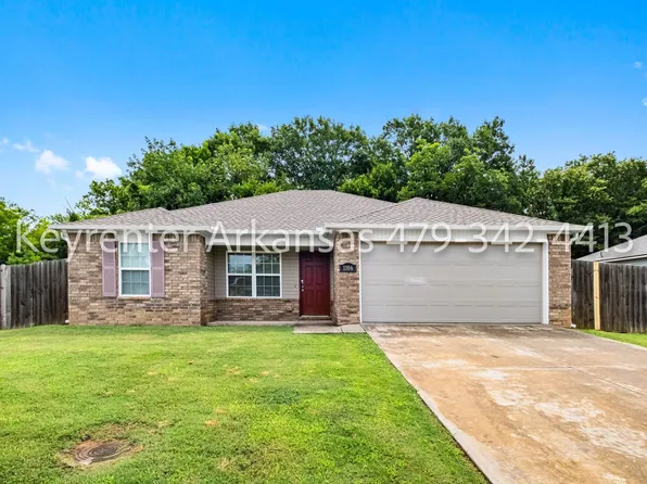 1106 S Spritz Dr, Fayetteville, AR 72701
