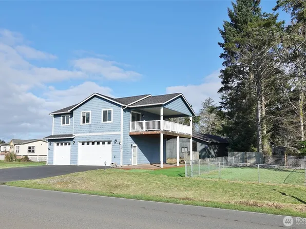 500 Chenois Avenue NE, Ocean Shores, WA 98569