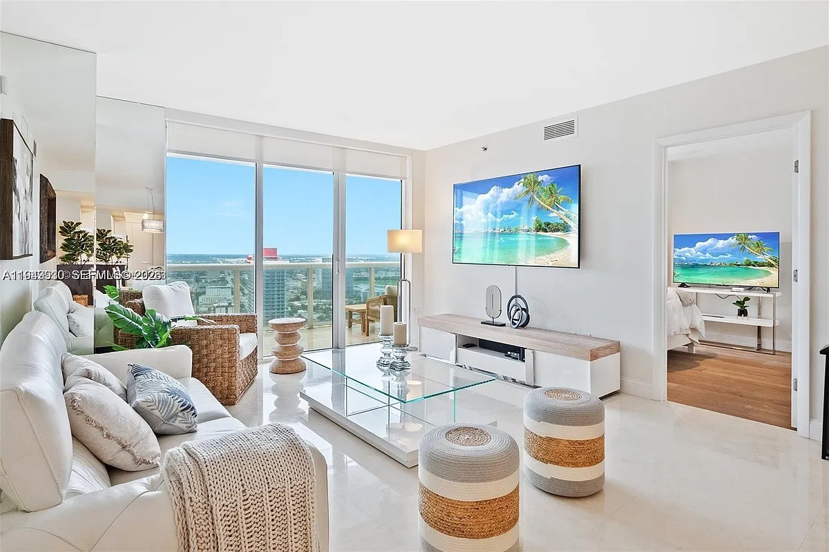 Building Photo - 1800 S Ocean Dr #3608