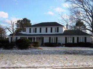 25470 Liberty Ln, Farmington Hills, MI 48335