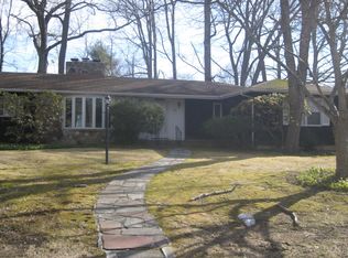 168 Chatham Rd, Fairfield, CT 06825