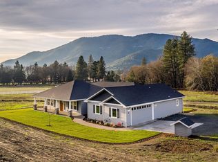 110 Blue Ridge Ct, Rogue River, OR 97537