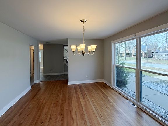 3rd image of 2052 Collett Ln