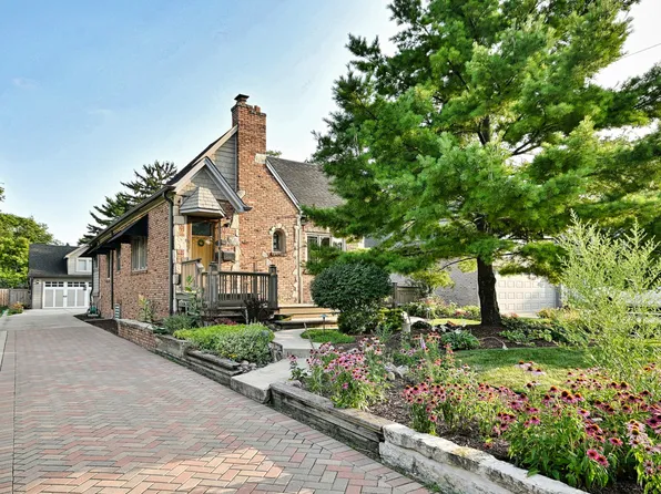 129 E Washington St, Villa Park, IL 60181