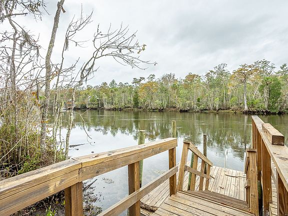 3rd image of 10 Manatee Way