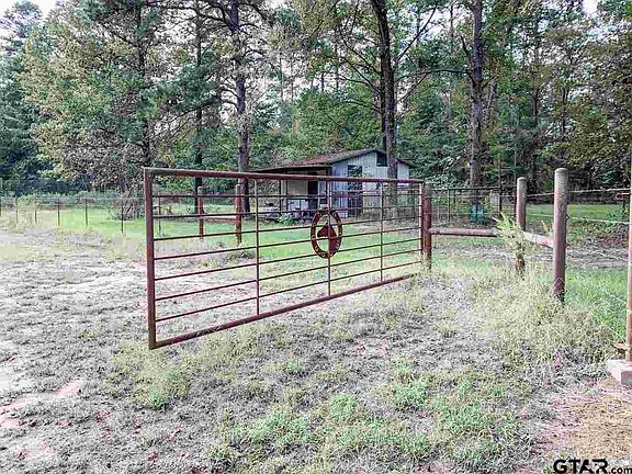 4th image of 339 SE County Road 4330