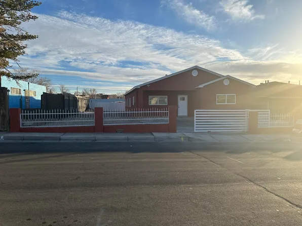 1716 Gerald Ave SE, Albuquerque, NM 87106