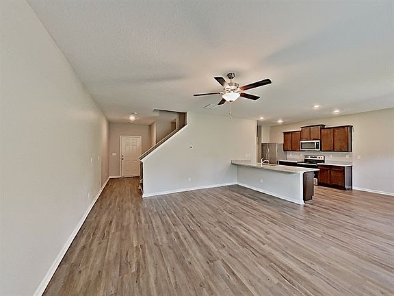 4th image of 4894 Bridle Path