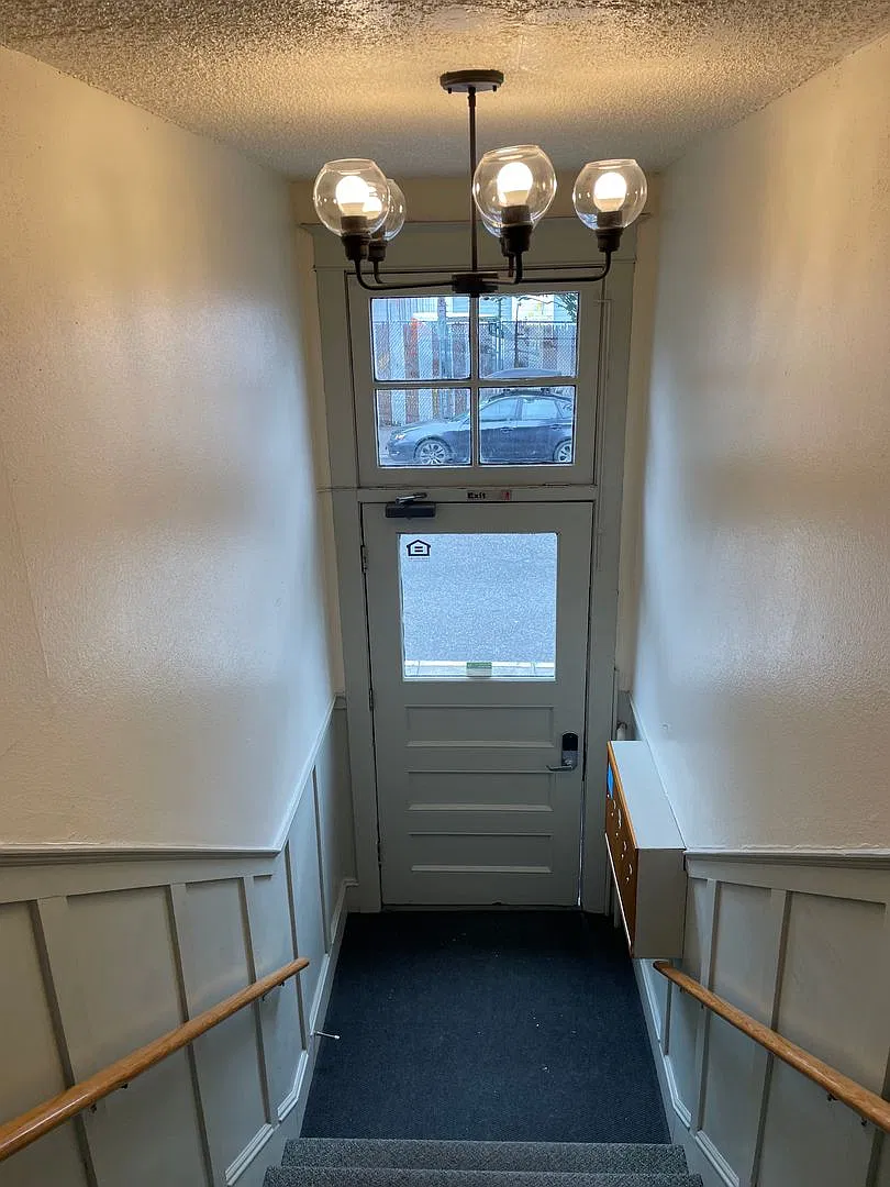 Bon Air Apartments — Photo 2