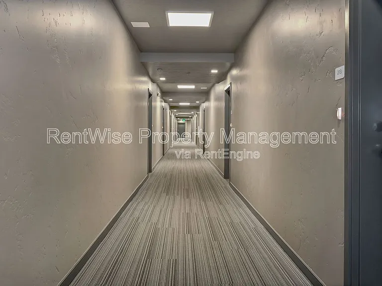 Parkway Apartments — Photo 42