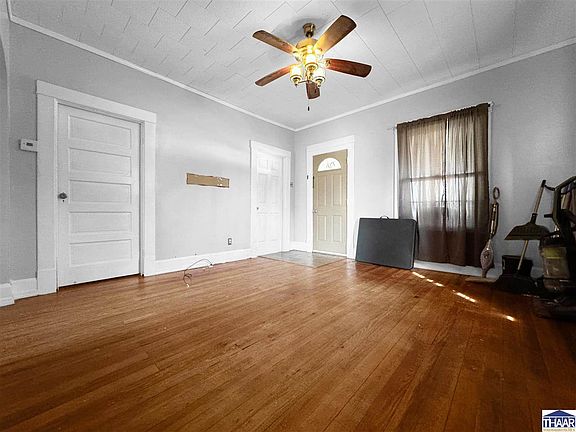 4th image of 728 Elm St