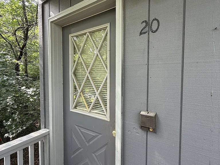 265 Sycamore Dr #20 — Photo 3