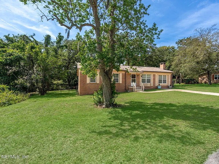 253 Cowry Rd — Photo 2