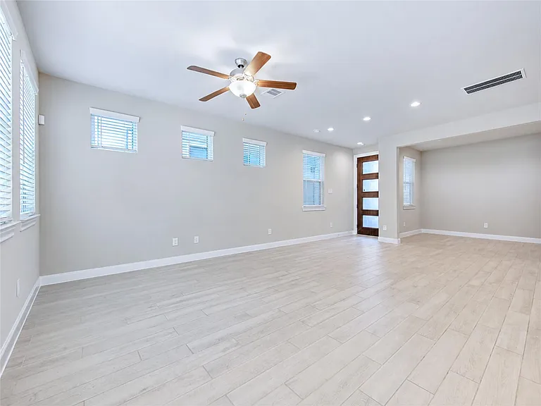 9822 Heritage Run Ln — Photo 4