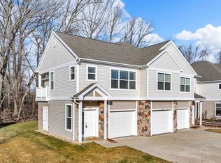 400 Fieldstone Ct, Chelsea, MI 48118