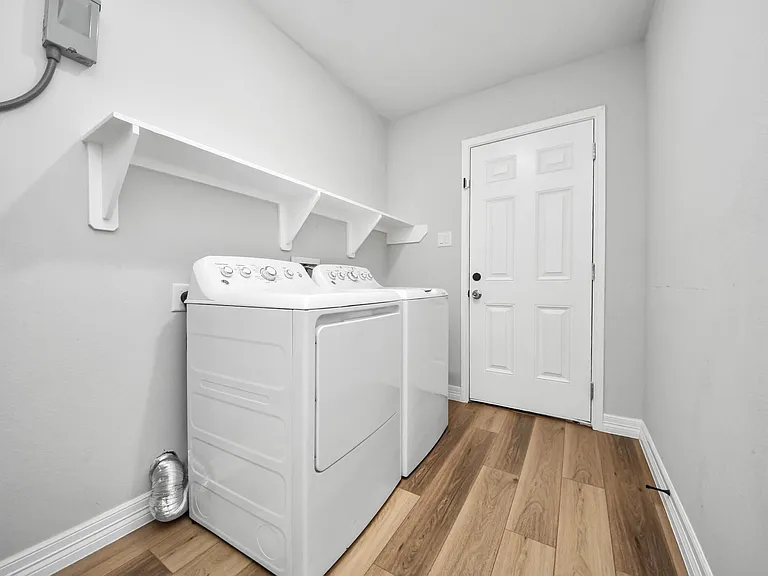 7605 Avenue C — Photo 34