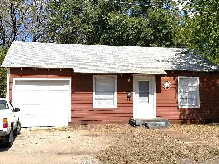 200 Kelly St — Photo 2