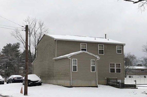 2nd image of 8521 Winands Rd