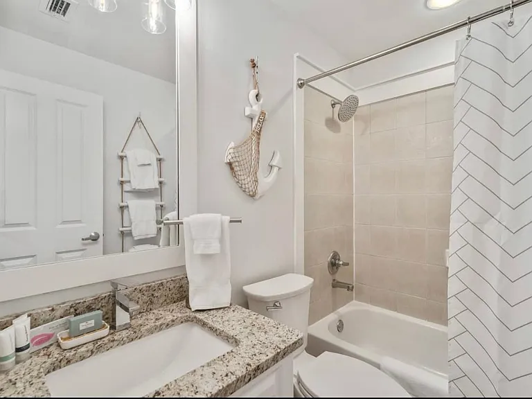 815 Plantation Rd #303 — Photo 17