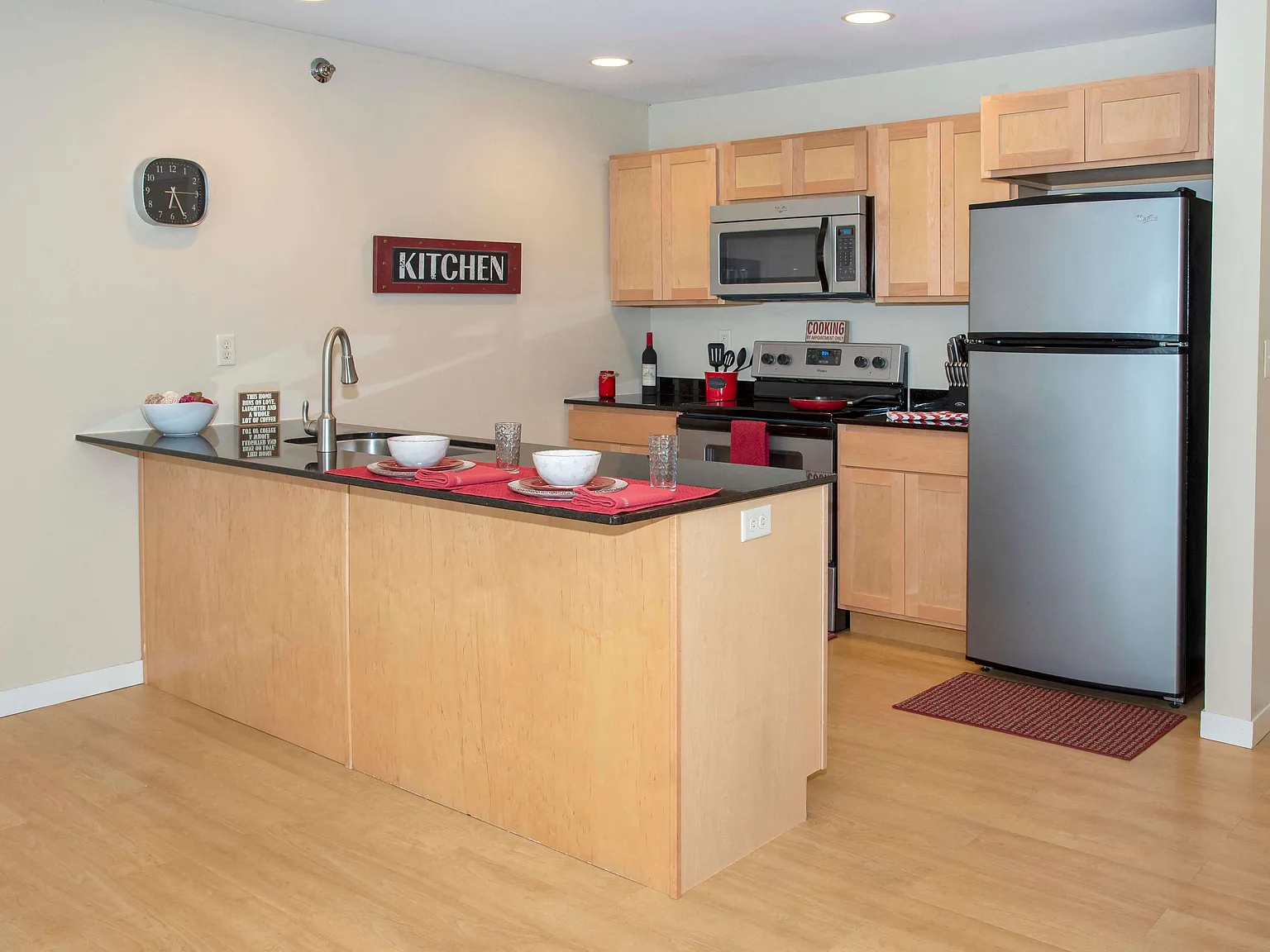 Southpoint Apartments — Photo 2