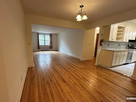 4th image of 8450 Boulevard East #1F